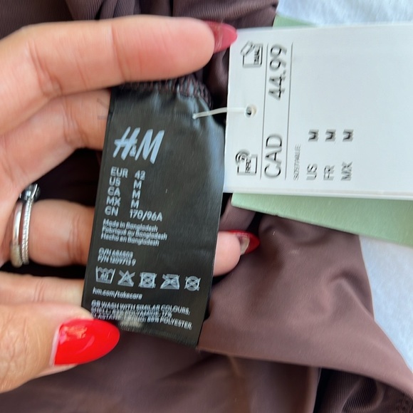 H&M two set of padded- cup high- leg swimsuit - Picture 6 of 11